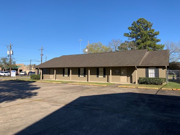 Office Building on Odom: 4749 Odom Rd, Beaumont, TX 77706
